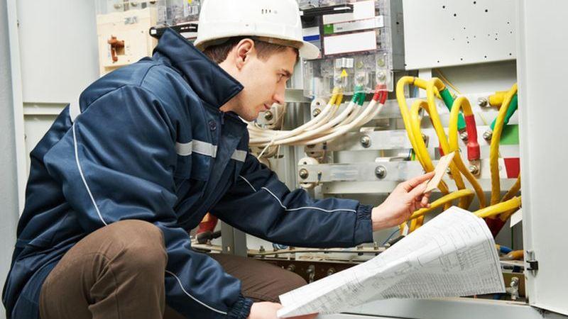 Factors to Consider when Selecting the Right Electrical Training Institution
